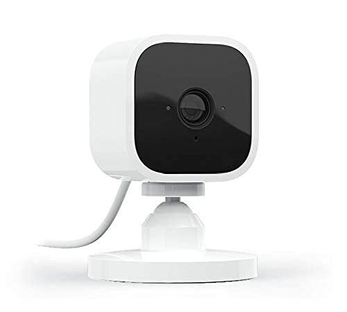 Blink Mini – Compact Indoor Plug-in Smart Security Camera, 1 Camera (White)
